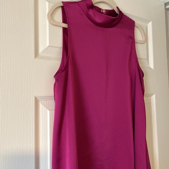 NWOT Women’s The Limited Medium Hi-Low Asymmetrical Pink Glossy Shirt - Picture 2 of 8